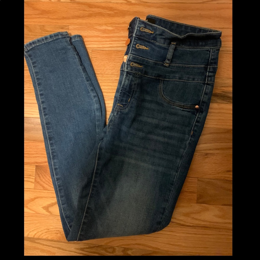 Refuge super stretch high waisted jeans.